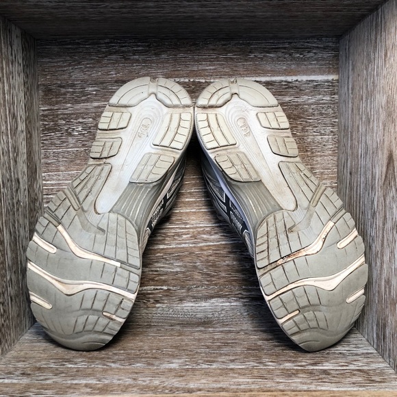 Asics Womens Gel Nimbus 21 1012A156 Gray Running - Picture 7 of 8